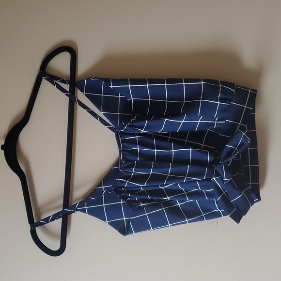 Checkered Back Bow Tank Top - Picture 2 of 3